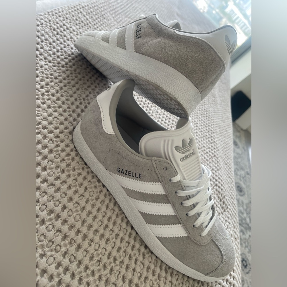 Gazelle Adidas size 8, runs big. Fits true to size 38.5 women